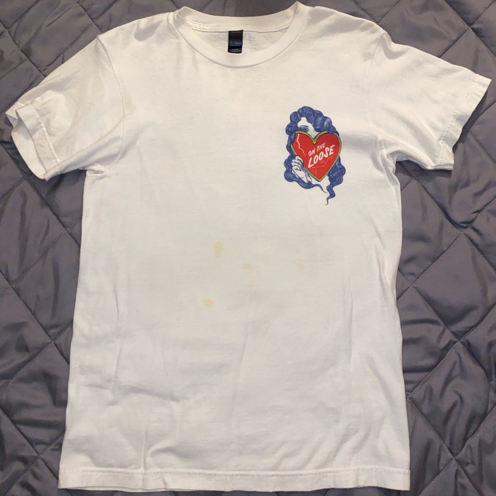 niall horan on the loose t-shirt!